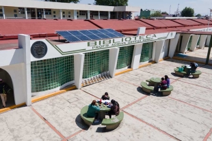Plantel &quot;Lic. Adolfo López Mateos&quot; de la Preparatoria de la UAEMéx obtiene paneles solares mediante reciclaje de PET