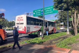 Rojo amanecer en Valle de Toluca; accidentes y muertos en la capital mexiquense