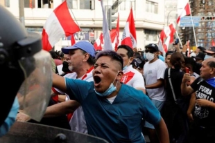 Enfrentamientos en Perú dejan 12 muertos en un día