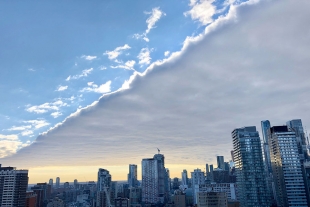Extraña nube cubrió el cielo de Toronto