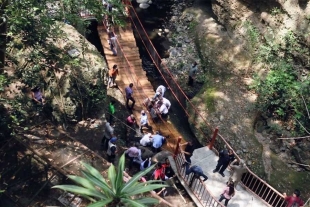 Tras caída de puente colgante en Morelos, separan del cargo a funcionarios